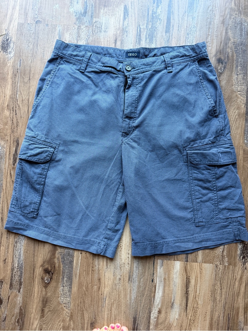 Izod Men's Navy Blue Cargo Shorts with Side Pockets